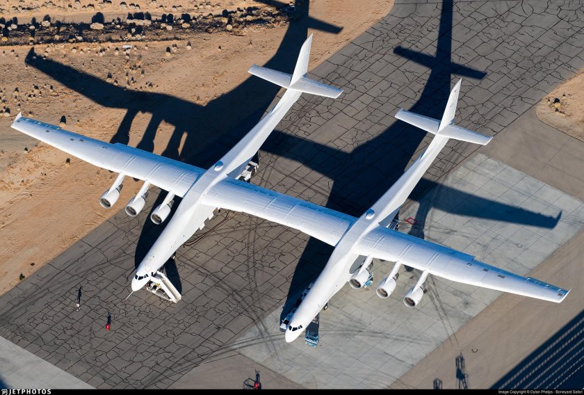 Самолет Roc Stratolaunch