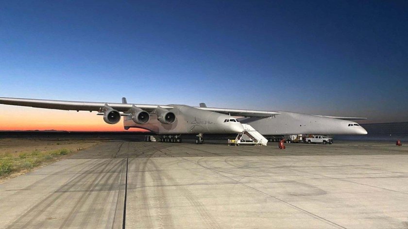 Самолет Roc Stratolaunch
