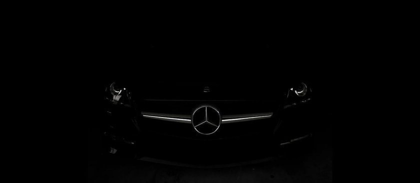 Черный Мерседес ночью