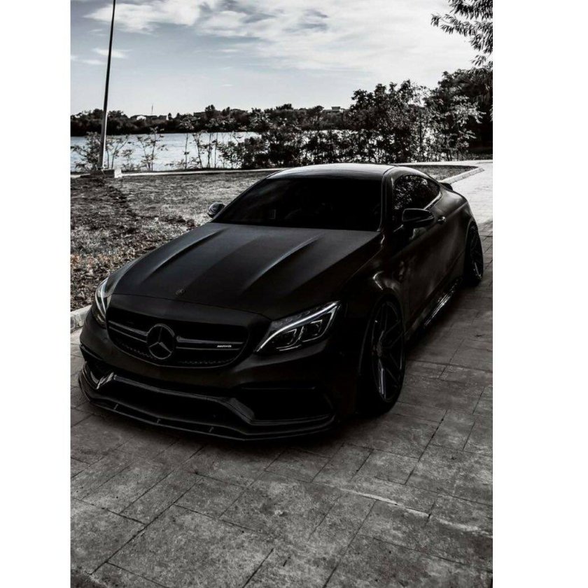 Мерседес-Бенц AMG 63 черный