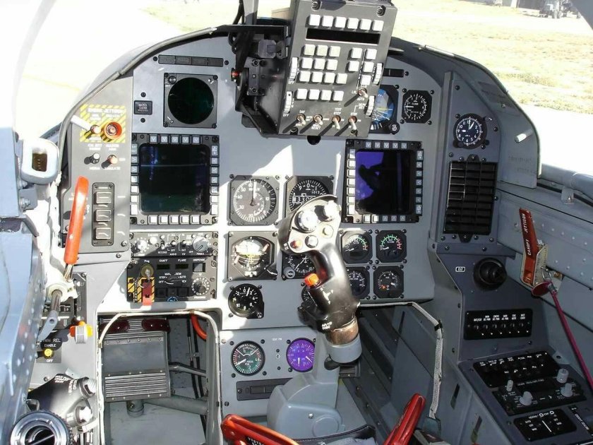 L-39 Albatros кабина