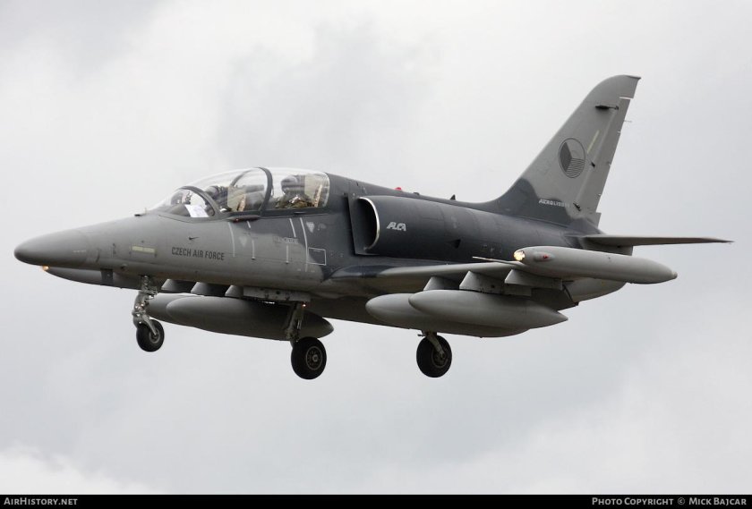 Самолет l 159