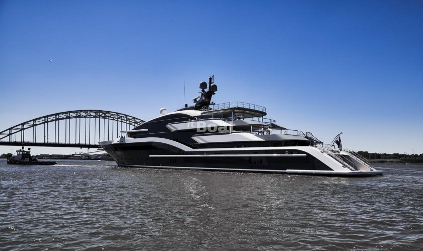 Яхта Cosmos Oceanco