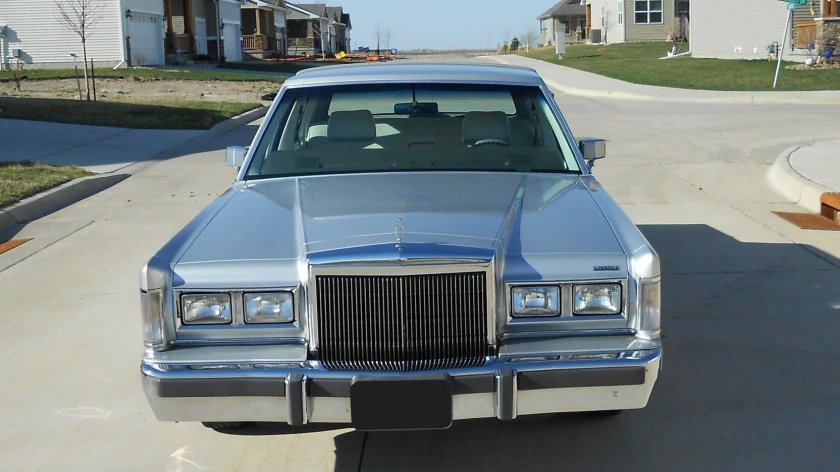 Lincoln Town car 1988