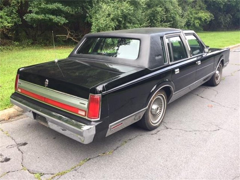 Lincoln Town car 1988