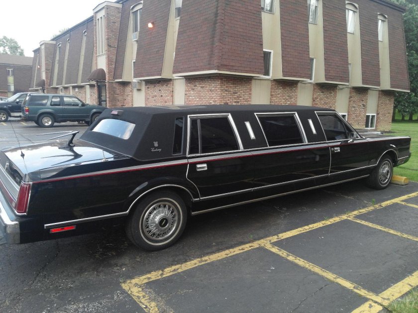 Lincoln Town car 1989 катафалк