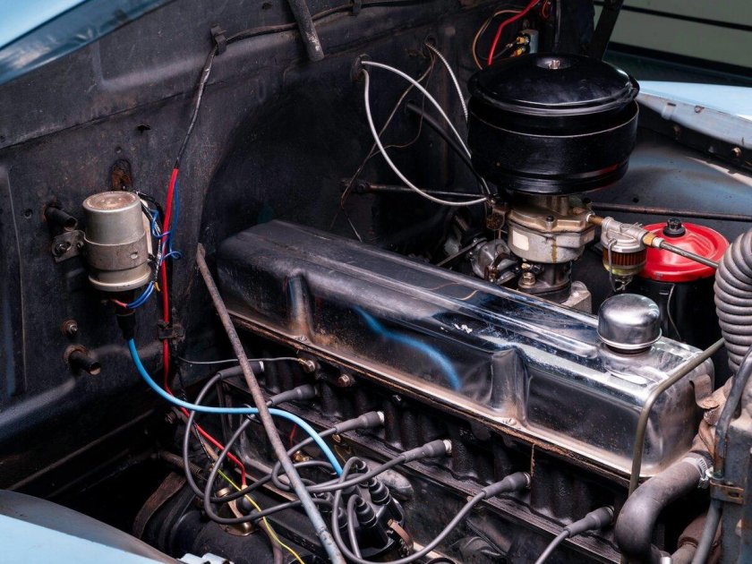 Двигатель автомобиля