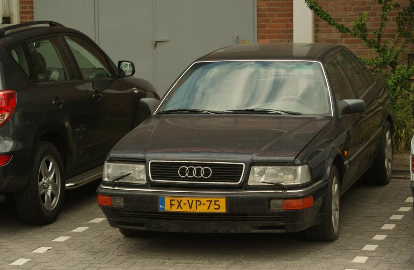 Audi 300 v8