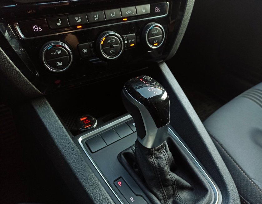 Ручка селектора АКПП Skoda Fabia 2