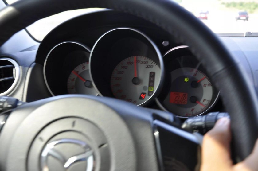 Мазда 3 БК 200 км