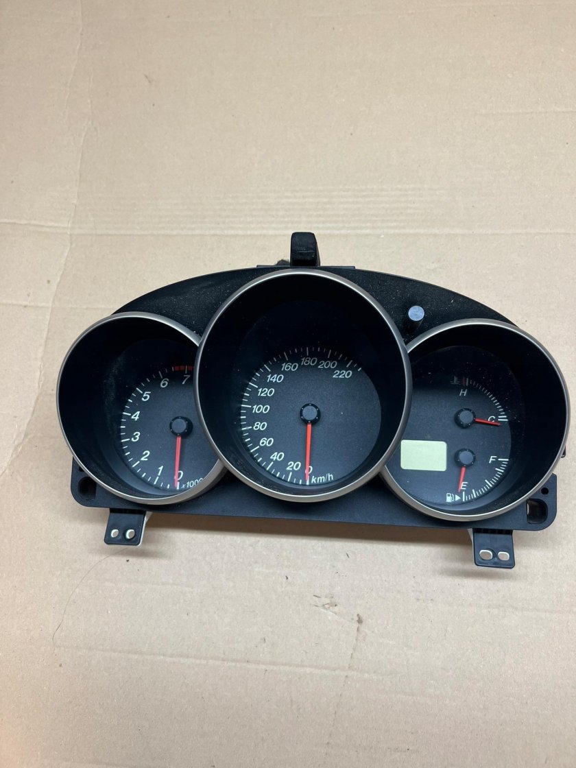 Приборка мазда аксела 2005