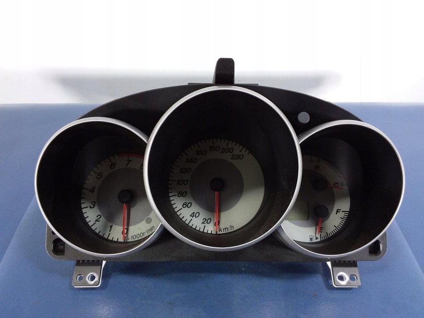 Приборная панель Мазда 3