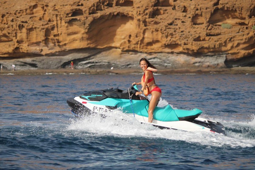 Jet ski