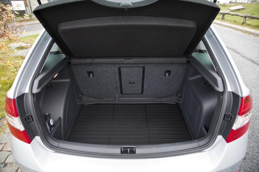 Багажник на Skoda Rapid 2014