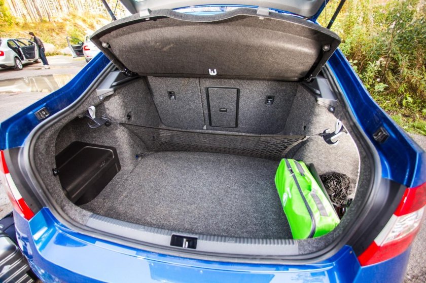 Шкода Рапид багажник