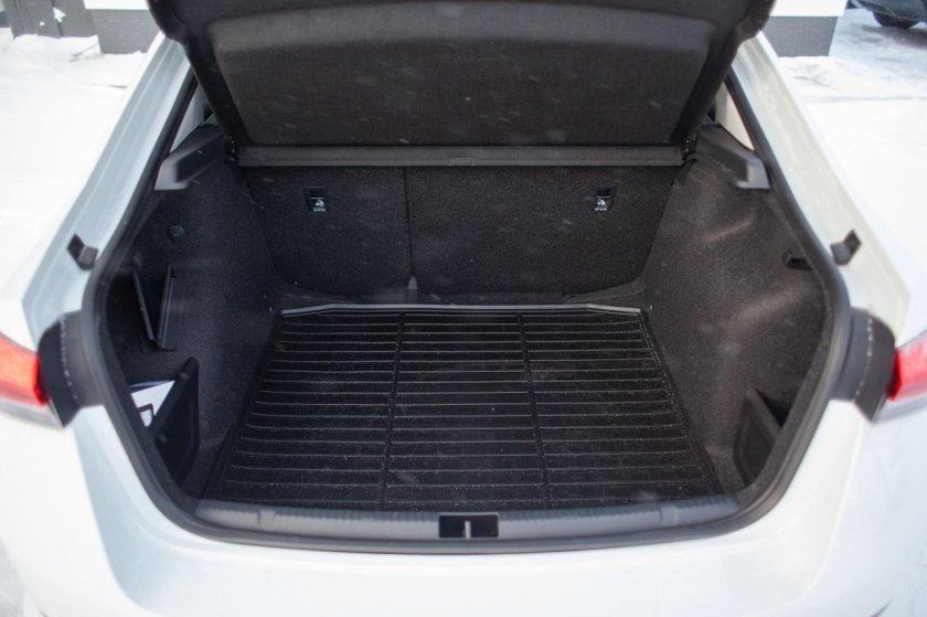 Шкода Рапид багажное отделение