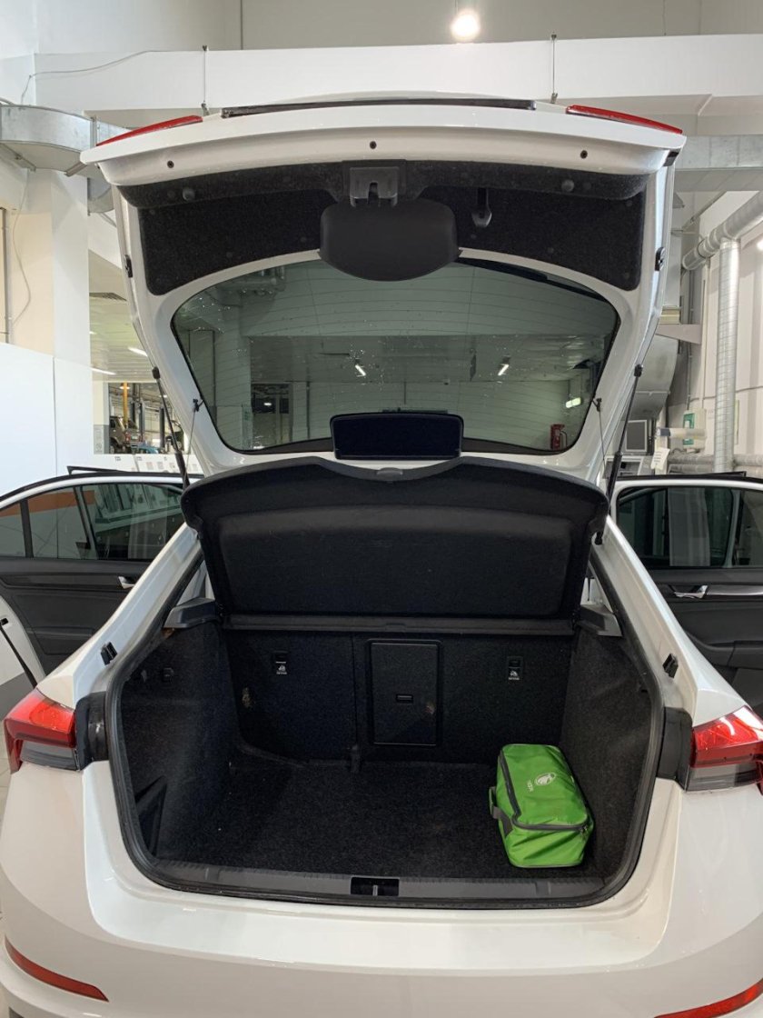 Крышка багажника Шкода Рапид 2021