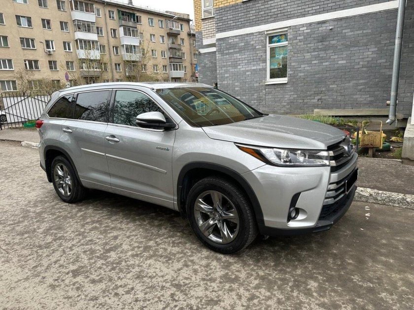 Toyota highlander 3