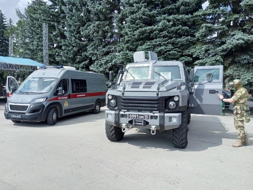 Бронеавтомобиль буран