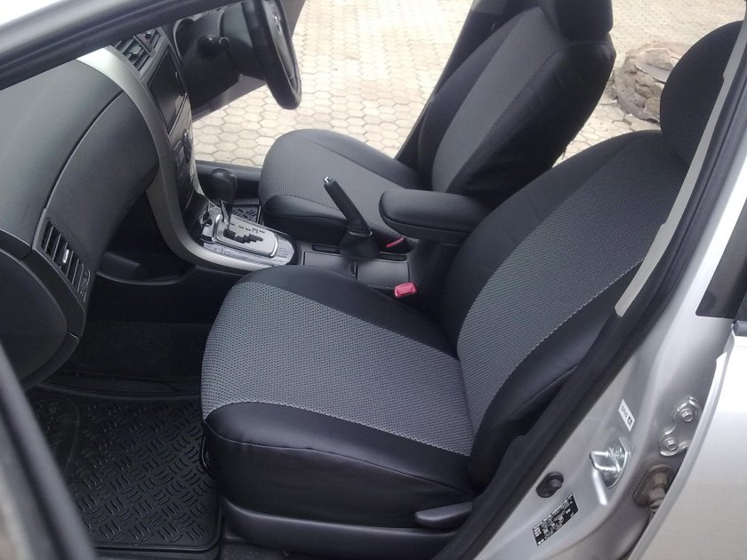 Чехлы на Toyota Corolla Fielder