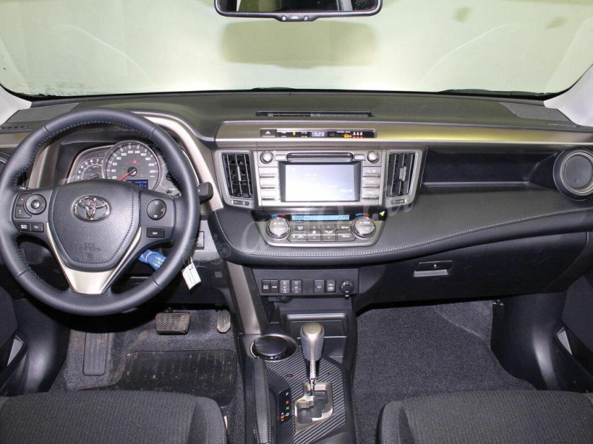 Тойота рав 4 2014