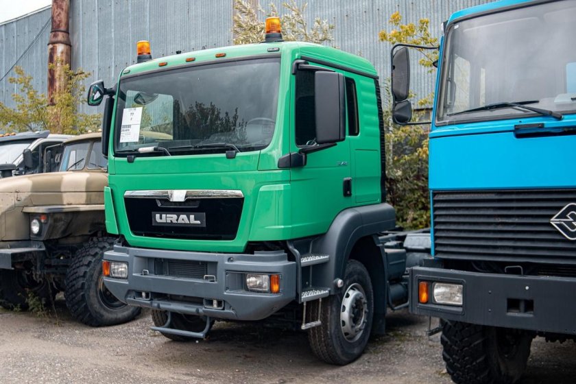 Урал бескапотный 6х6
