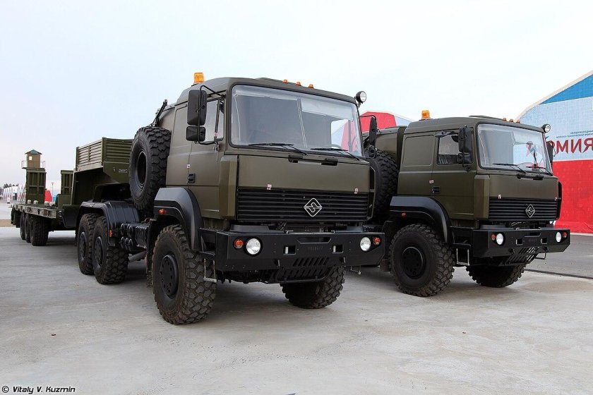 Тягач Урал 63704