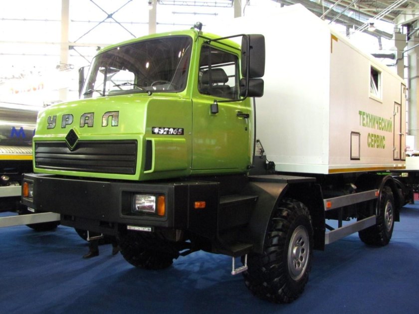 Урал 4320 бескапотный