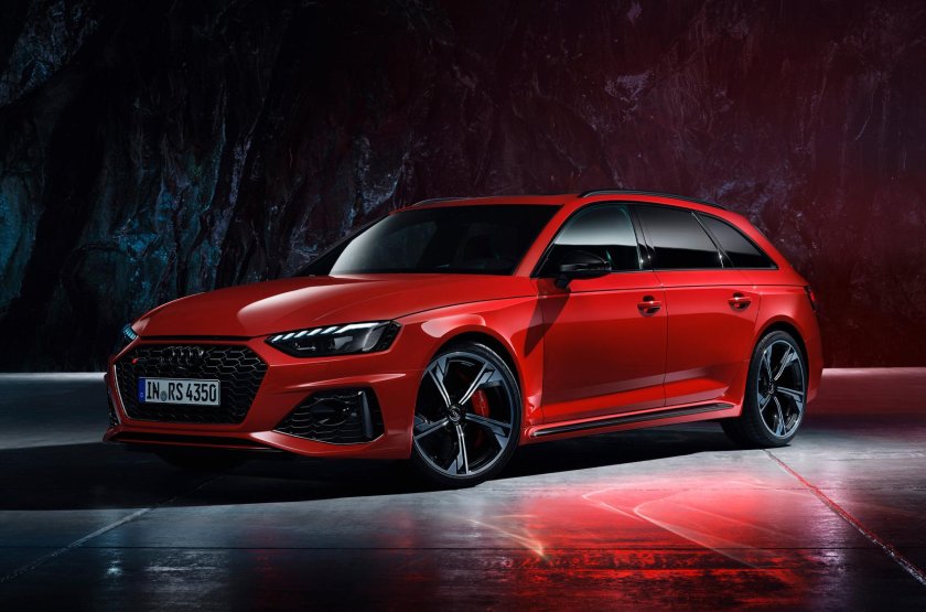 Ауди rs4 avant 2022