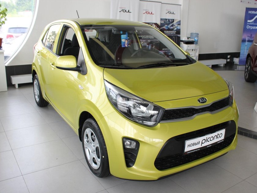 Kia Picanto зеленая