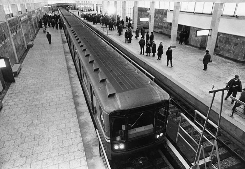 Станция метро Рыбацкое Санкт-Петербург