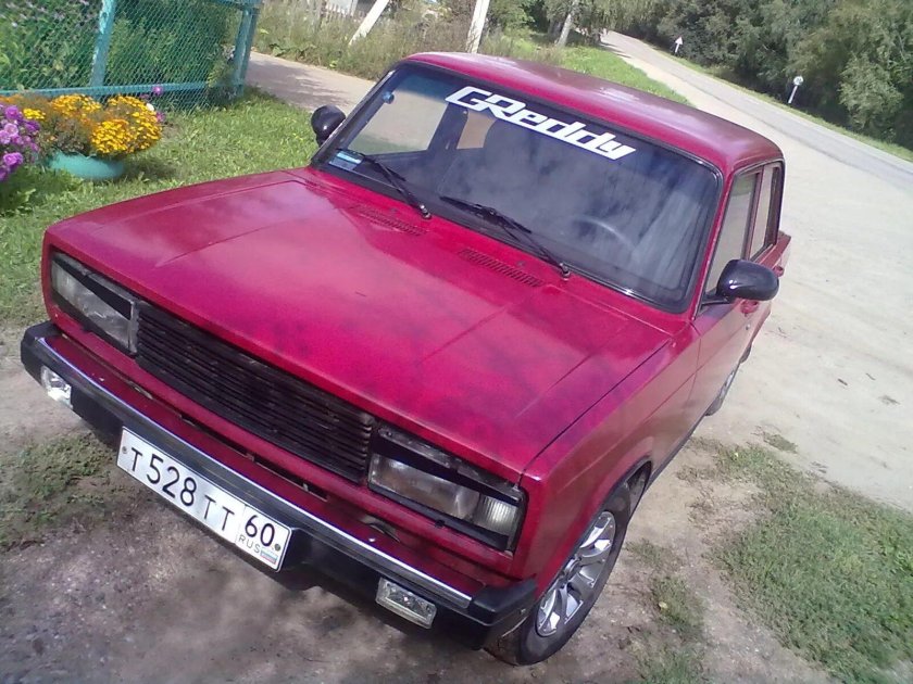 ВАЗ 2105 цвет Рубин