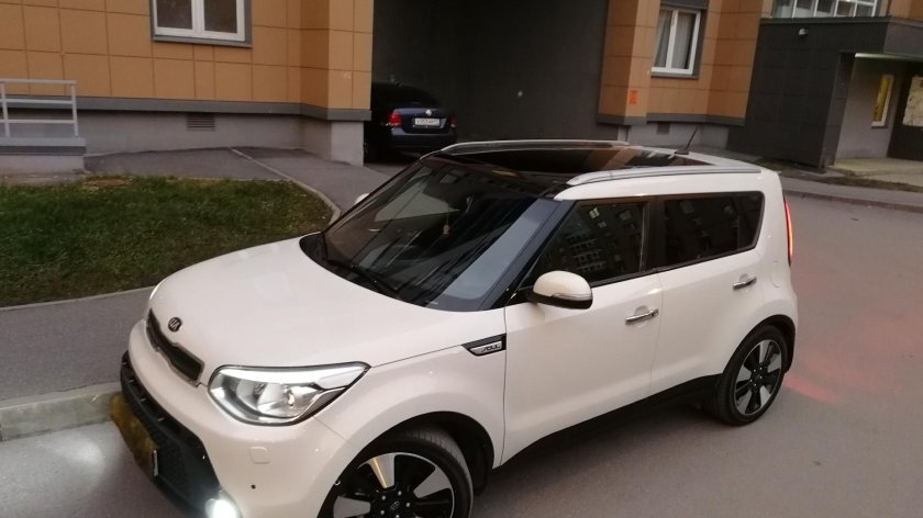 Киа соул белая 2021