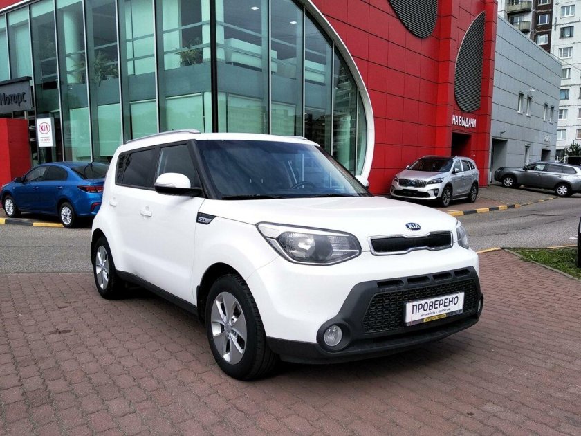 Киа соул белая