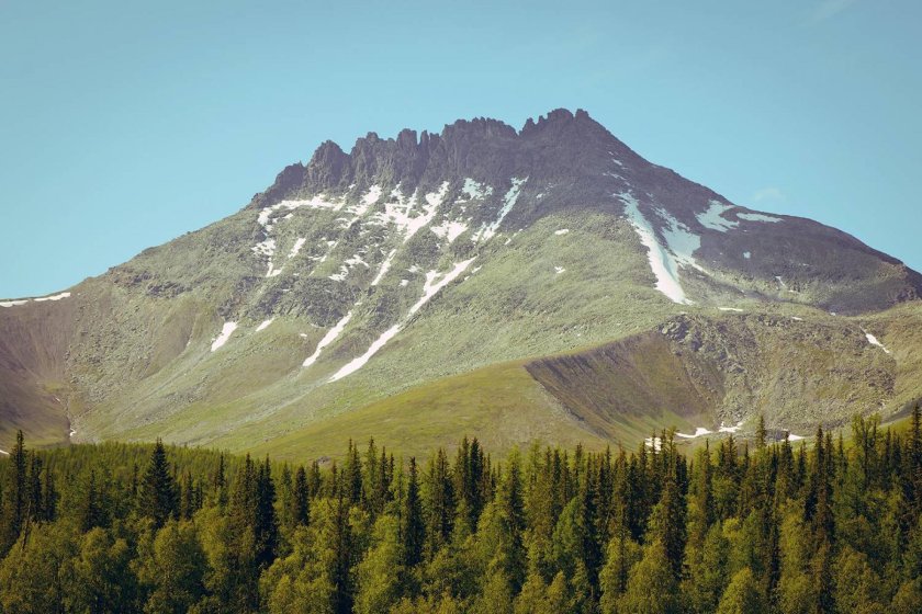 Уральские горы гора Манарага