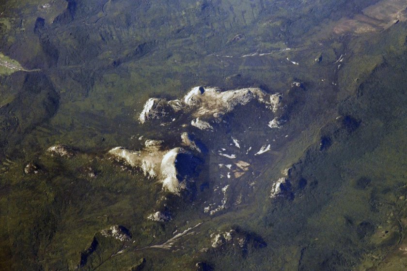 Кавказский хребет космоснимок