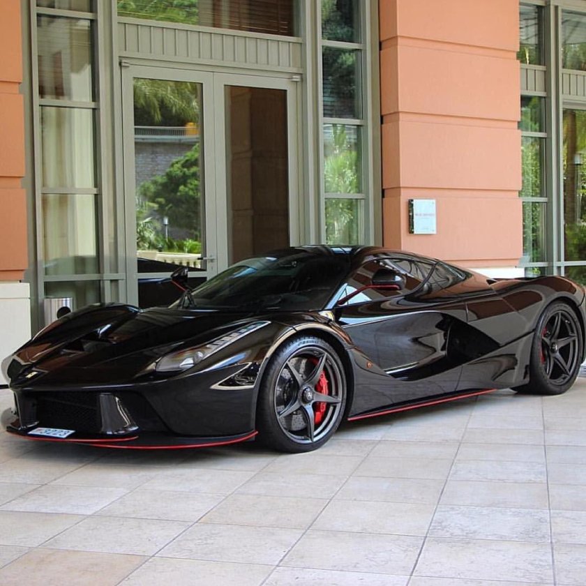 Феррари ла Феррари черная