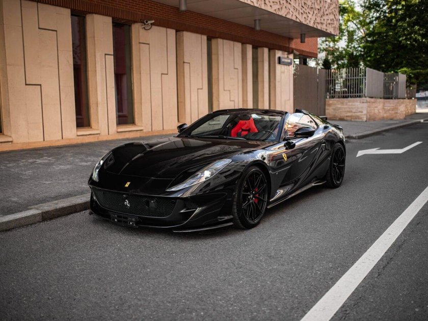 812 superfast ferrari