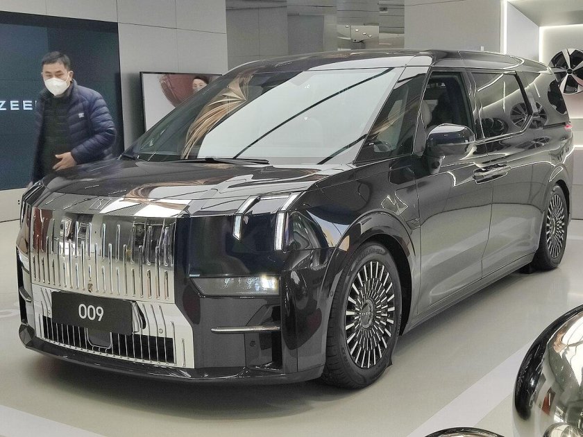 Минивэн zeekr 009