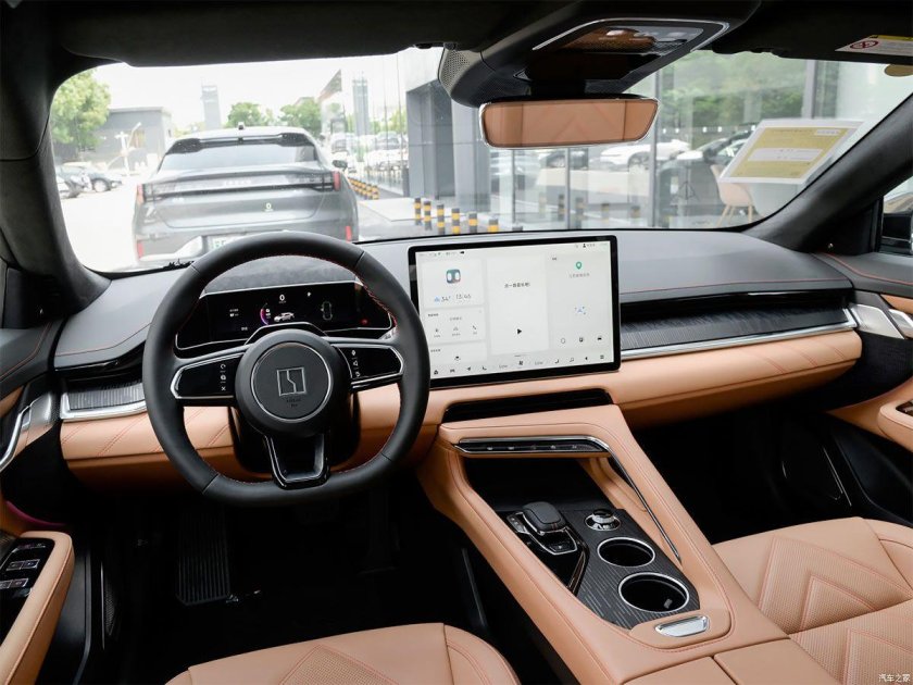 Электромобиль zeekr 001