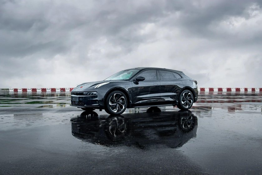 Джили zeekr 001