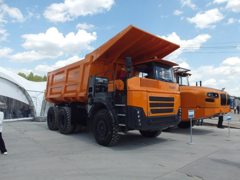 Карьерный самосвал тонар-45251