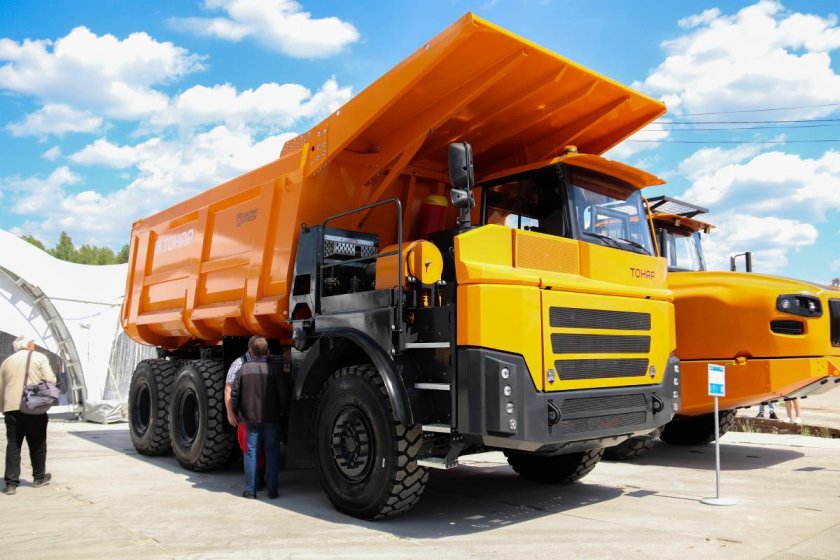 Карьерный самосвал тонар