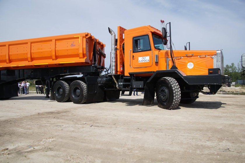 Карьерный тягач Тонар-45252