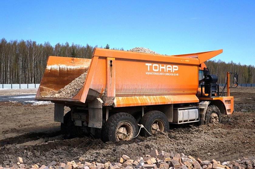 Тонар карьерный самосвал