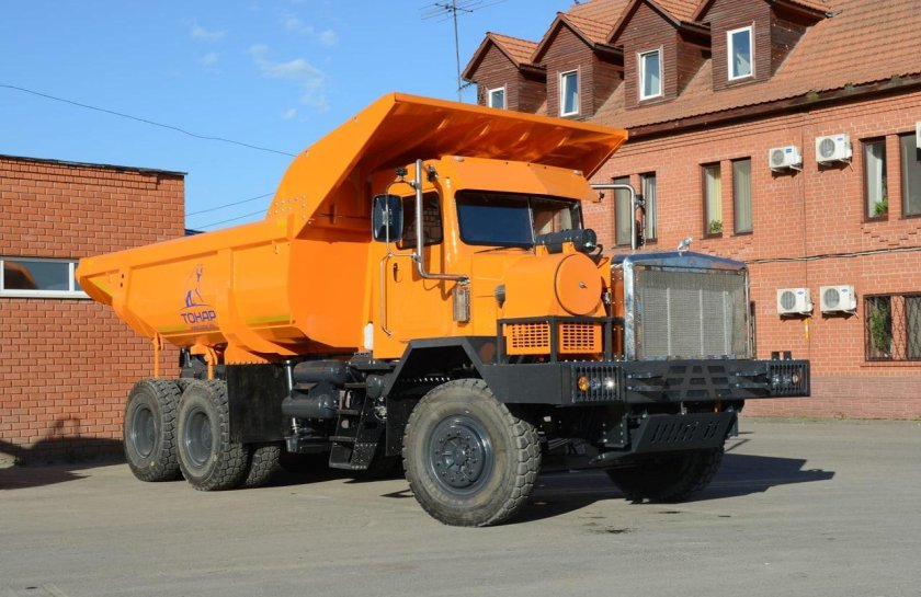 Тонар карьерный самосвал