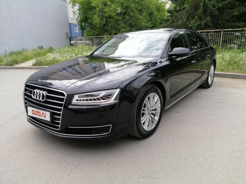 Ауди а 8 2015