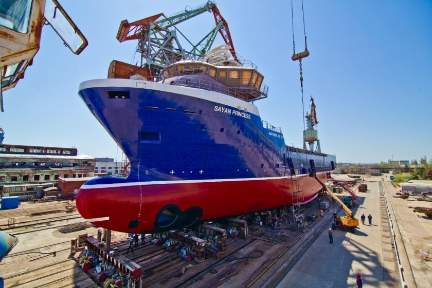 Завод залив Керчь