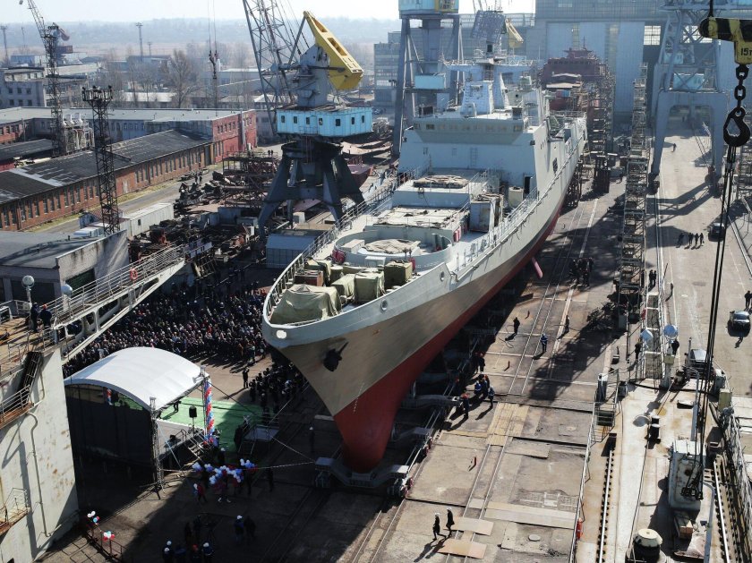 Фрегат 11356 в доке