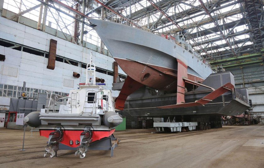 Феодосийский судостроительный завод море